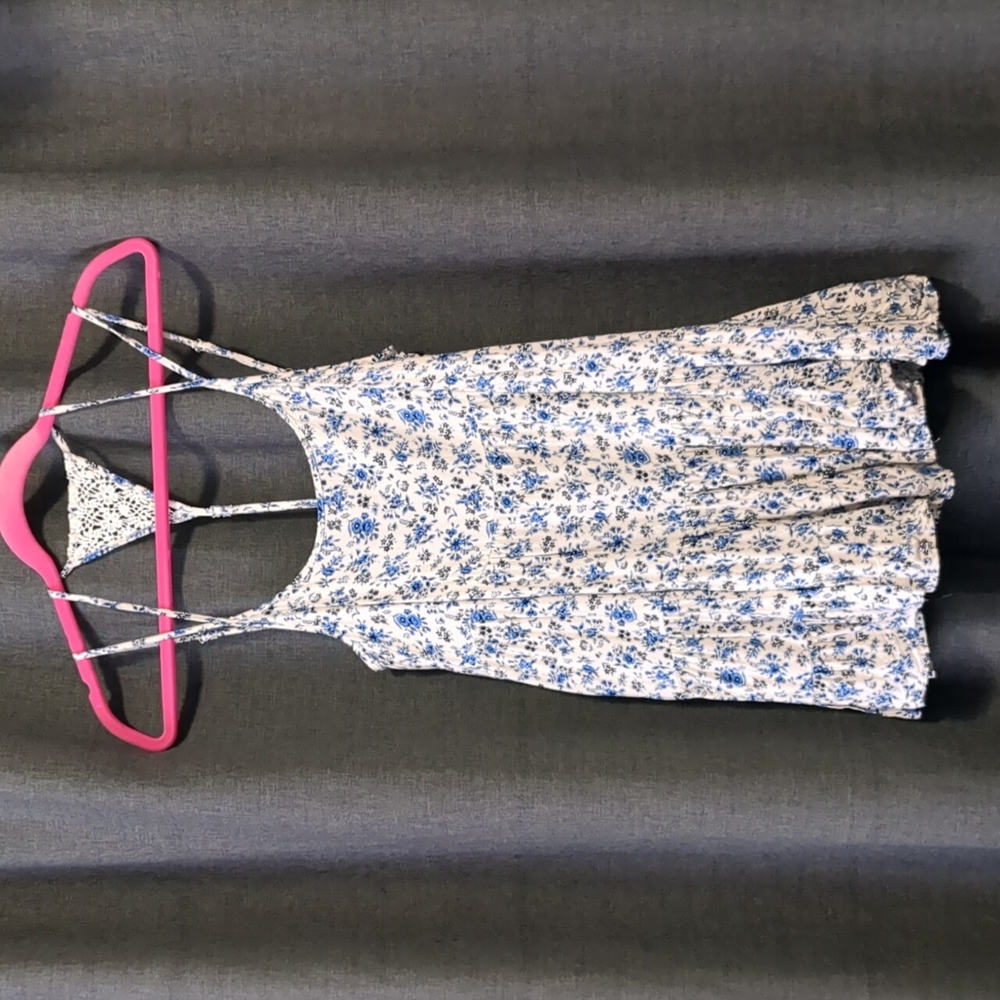 5/$25 VINTAGE HAVANA Floral Trapeze Top M